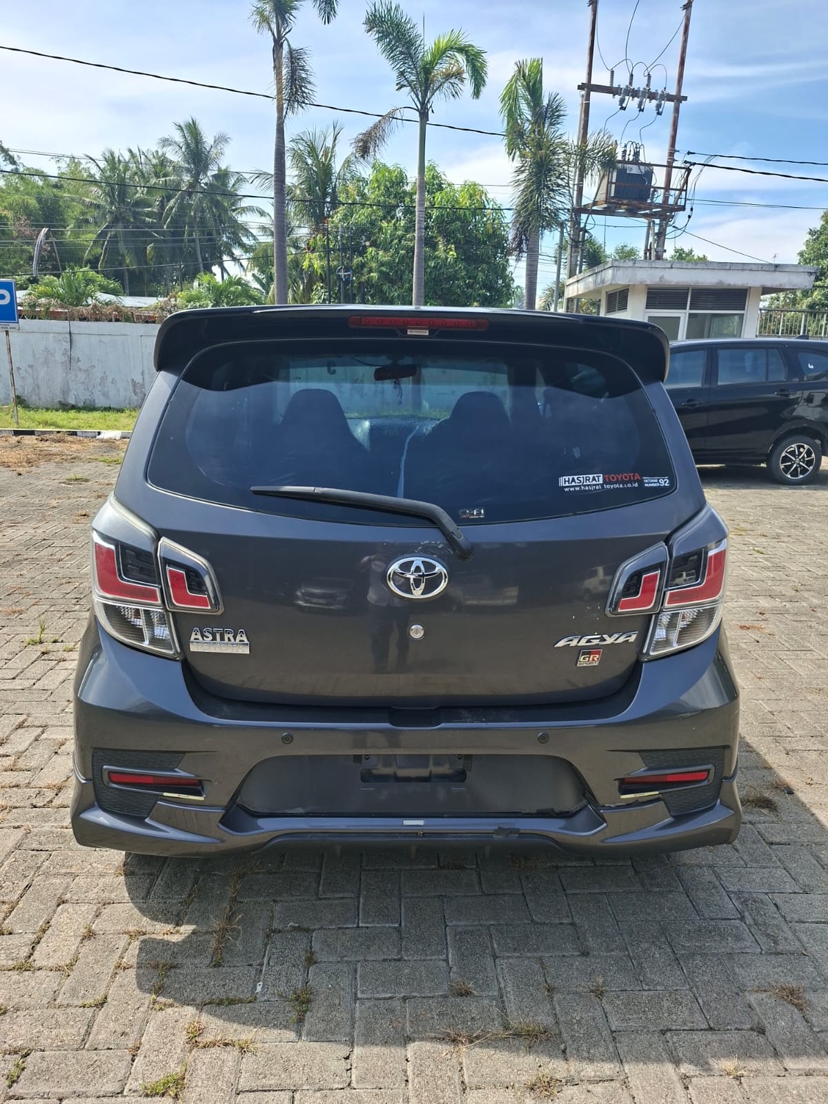 gambar besar 8